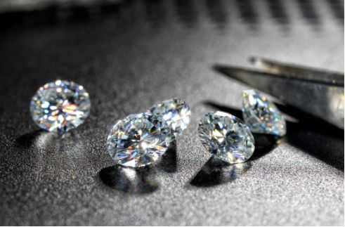 Why do some people say moissanite is a better choice than diamond?