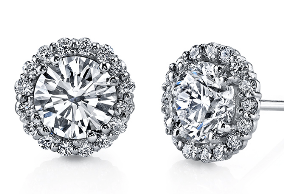 How to Choose Diamond Stud Earrings